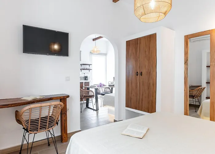 公寓 Maroussa's In Town With Sea View *